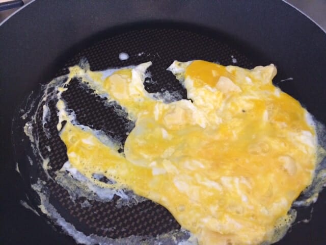 TH scarmbled eggs pan